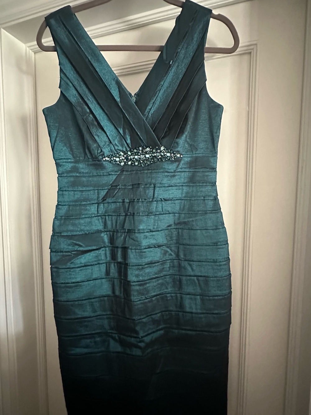 Jessica Howard Teal Sheath Midi Dress with V-Neck and Beaded Waist